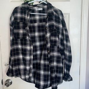 American Eagle Black and White Flannel